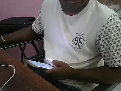 Snapshot of ITGuyhyd chatting on November 20, 2025, 8:15 am ITGuyhyd online show from November 20, 2025, 8:15 am