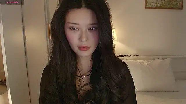 tenderlybaee online show from November 15, 2025, 5:00 am