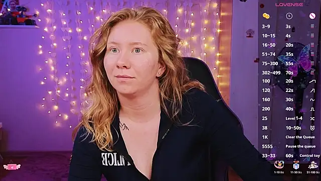 D0nna  online show from June 8, 2026, 1:28 am
