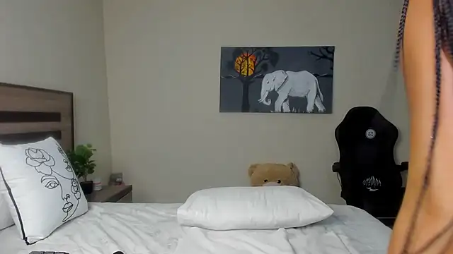 Renee-18 online show from March 7, 2025, 9:59 pm