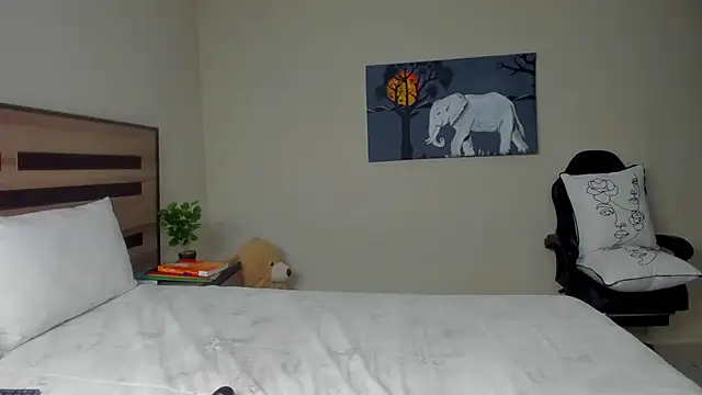 Renee-18 online show from September 28, 2025, 6:31 am