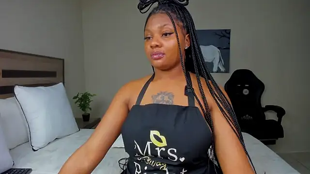 Renee-18 online show from September 9, 2025, 4:11 am