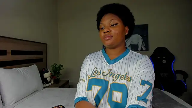 Renee-18 online show from January 12, 2026, 10:33 am