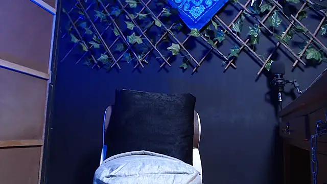 Dicaprioo  online show from November 26, 2025, 5:51 am