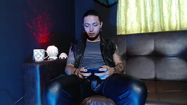 Dicaprioo  online show from May 16, 2026, 11:20 am