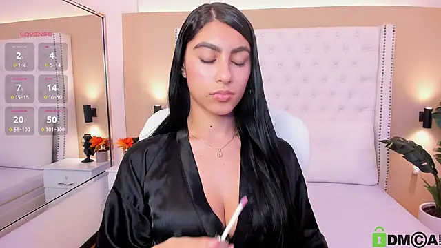 Snapshot of Emily_roux chatting on November 9, 2025, 4:38 am Emily roux online show from November 9, 2025, 4:38 am