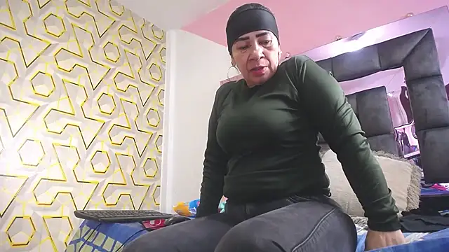 LITLESTAR online show from November 13, 2025, 6:34 pm