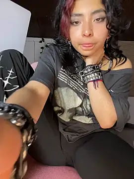 Snapshot of _Gothiccbitch_ chatting on February 6, 2025, 3:06 am  Gothiccbitch  online show from February 6, 2025, 3:06 am