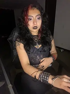 Snapshot of _Gothiccbitch_ chatting on September 28, 2025, 7:04 am  Gothiccbitch  online show from September 28, 2025, 7:04 am