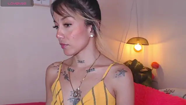 Veronicaa 2 online show from April 25, 2026, 8:50 pm
