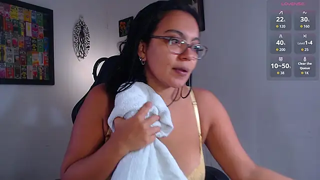 Snapshot of Rachell__420 chatting on June 20, 2026, 2:44 pm Rachell 420 online show from June 20, 2026, 2:44 pm