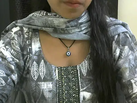 momo lov online show from September 25, 2025, 5:35 am