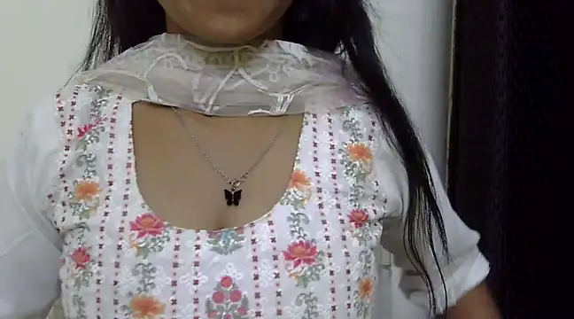 momo lov online show from March 7, 2025, 5:40 am