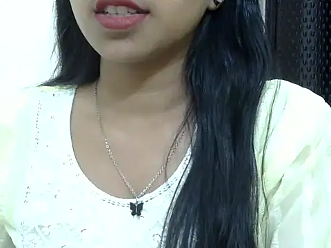 momo lov online show from March 12, 2025, 5:35 am