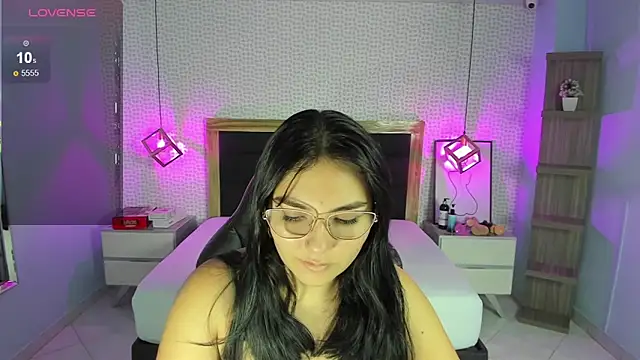 Snapshot of delilaquinn chatting on March 22, 2025, 12:14 pm delilaquinn online show from March 22, 2025, 12:14 pm