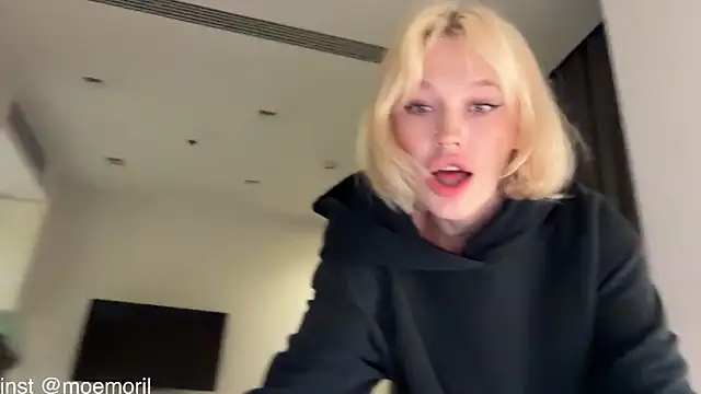 Golden Aline online show from April 4, 2026, 2:23 pm