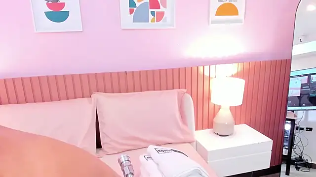 Snapshot of katia_expensive chatting on October 24, 2025, 11:42 am katia expensive online show from October 24, 2025, 11:42 am