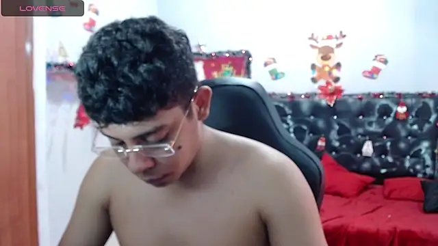 Wiiliam 20 online show from December 19, 2024, 6:23 pm