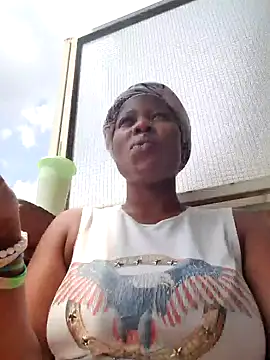 Snapshot of PerfectionBerrie chatting on February 9, 2025, 11:58 am PerfectionBerrie online show from February 9, 2025, 11:58 am