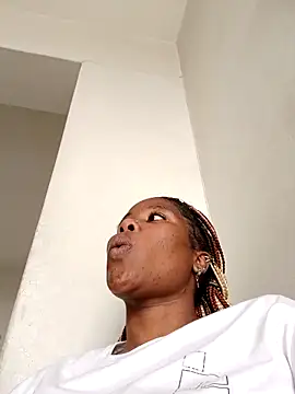 Snapshot of PerfectionBerrie chatting on September 13, 2025, 12:16 pm PerfectionBerrie online show from September 13, 2025, 12:16 pm