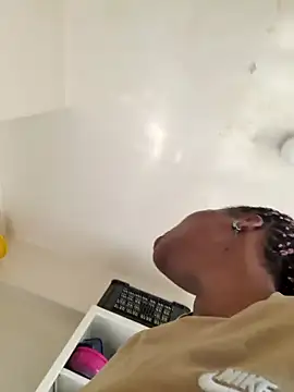 Snapshot of PerfectionBerrie chatting on January 25, 2025, 1:19 pm PerfectionBerrie online show from January 25, 2025, 1:19 pm