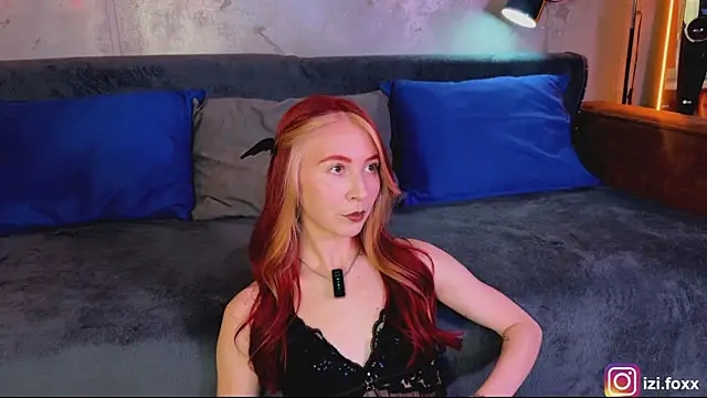 Snapshot of izi-fox chatting on November 20, 2025, 5:13 pm izi-fox online show from November 20, 2025, 5:13 pm