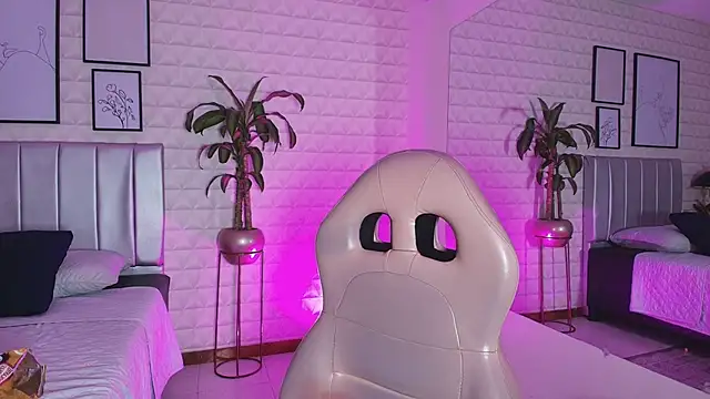 bella-green online show from September 26, 2025, 7:10 pm