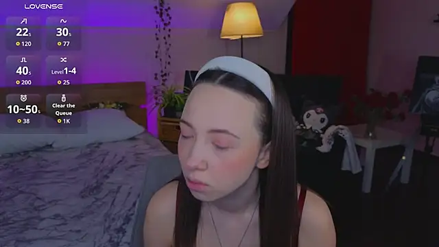 Hayle Hill online show from April 3, 2026, 11:33 pm