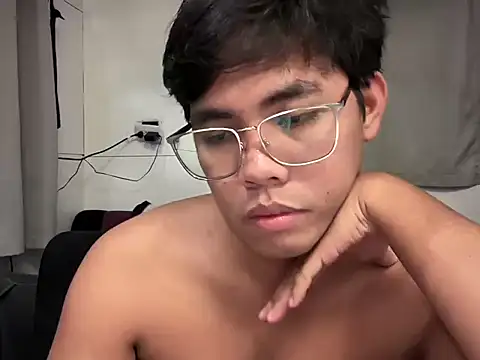 hoenika online show from January 11, 2026, 9:44 pm