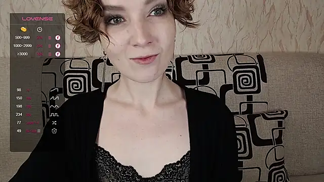 TinaWince online show from October 18, 2025, 4:03 am