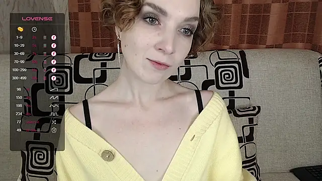 TinaWince online show from November 16, 2025, 4:50 am