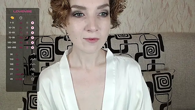 TinaWince online show from October 25, 2025, 4:44 am