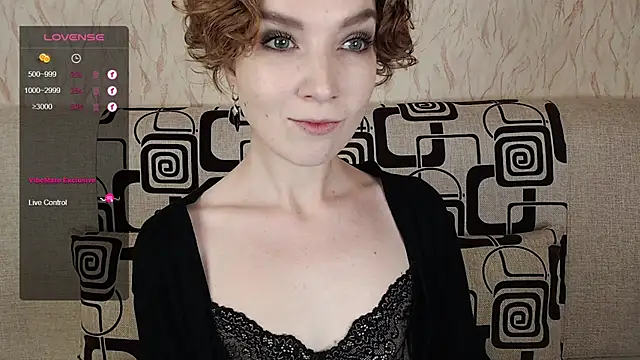 TinaWince online show from September 28, 2025, 4:41 am