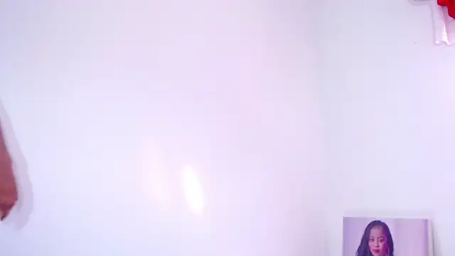 LAISYBROWNX online show from October 31, 2025, 2:24 pm