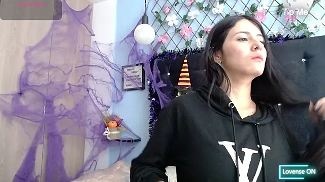 Snapshot of evatits_1 chatting on October 21, 2025, 12:04 pm evatits 1 online show from October 21, 2025, 12:04 pm