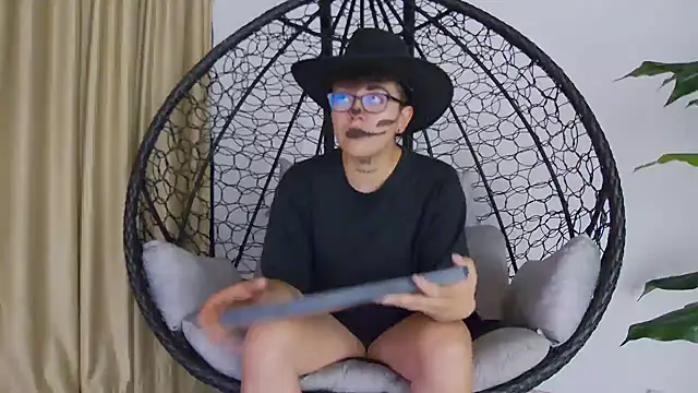 alex noa online show from October 31, 2025, 5:09 pm