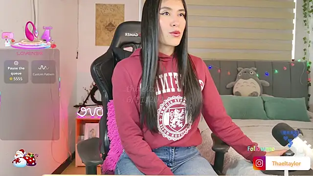 Snapshot of _thaeltaylor chatting on November 16, 2025, 8:24 pm thaeltaylor online show from November 16, 2025, 8:24 pm