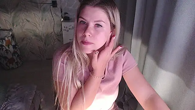 Snapshot of MelissaXKinky chatting on September 11, 2025, 5:57 pm MelissaXKinky online show from September 11, 2025, 5:57 pm