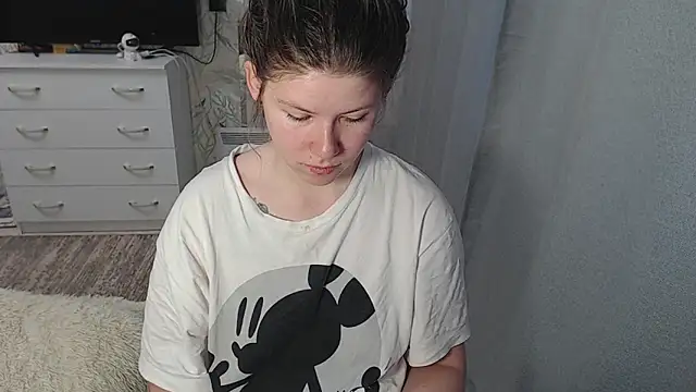 Snapshot of MelissaXKinky chatting on February 17, 2025, 3:04 am MelissaXKinky online show from February 17, 2025, 3:04 am