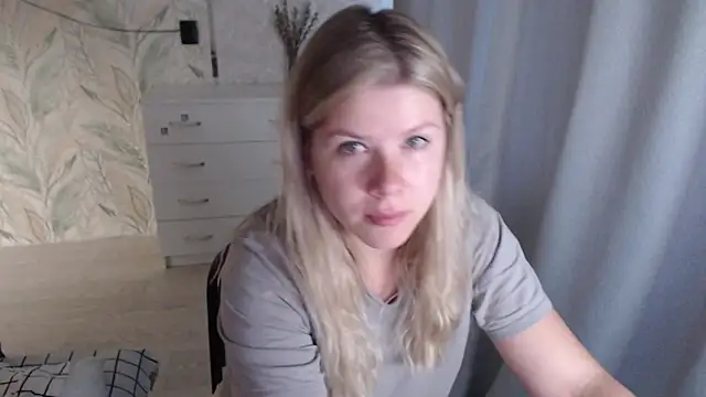 Snapshot of MelissaXKinky chatting on October 6, 2025, 2:35 am MelissaXKinky online show from October 6, 2025, 2:35 am