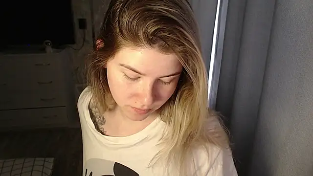 Snapshot of MelissaXKinky chatting on March 14, 2025, 7:04 am MelissaXKinky online show from March 14, 2025, 7:04 am