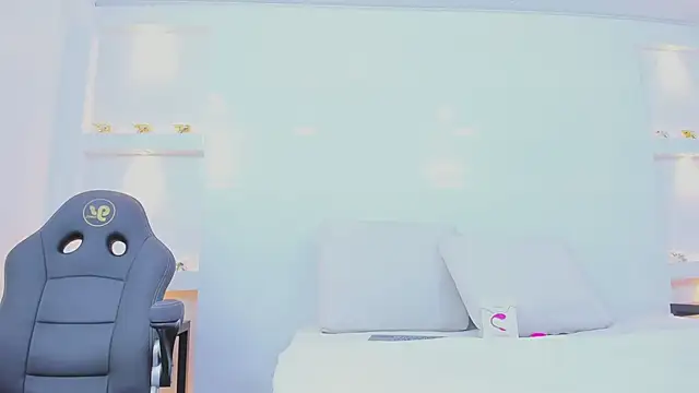 Dalia-Prada online show from March 6, 2026, 4:18 am