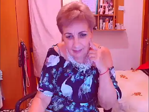 Snapshot of Victoria5643 chatting on September 17, 2025, 6:10 pm Victoria5643 online show from September 17, 2025, 6:10 pm