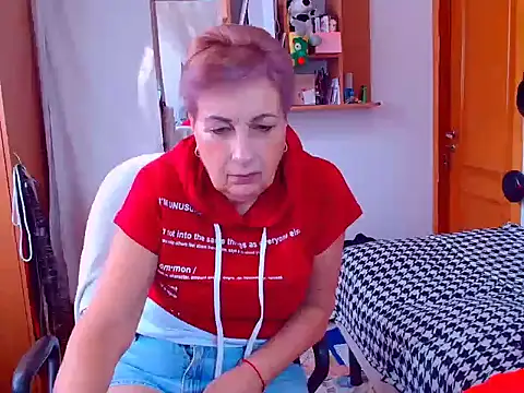 Snapshot of Victoria5643 chatting on February 17, 2025, 7:47 am Victoria5643 online show from February 17, 2025, 7:47 am