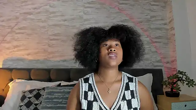 Snapshot of Anneth__M chatting on November 22, 2025, 7:46 pm Anneth M online show from November 22, 2025, 7:46 pm