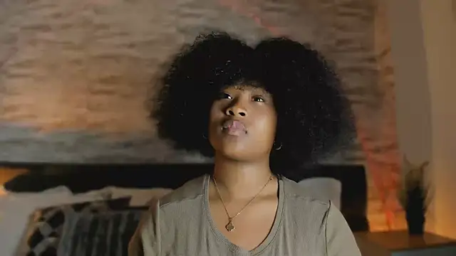 Snapshot of Anneth__M chatting on November 13, 2025, 7:51 pm Anneth M online show from November 13, 2025, 7:51 pm