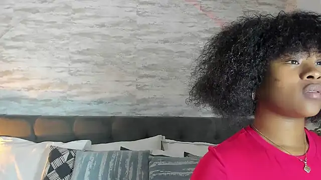 Snapshot of Anneth__M chatting on November 21, 2025, 7:46 pm Anneth M online show from November 21, 2025, 7:46 pm