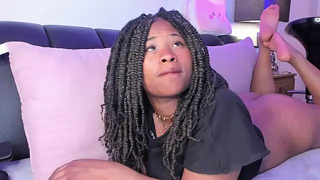 Snapshot of Anneth__M chatting on March 16, 2025, 7:26 am Anneth M online show from March 16, 2025, 7:26 am