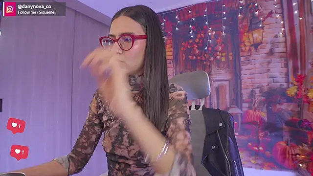 Snapshot of DanyNova_Co chatting on October 29, 2025, 9:03 pm DanyNova Co online show from October 29, 2025, 9:03 pm