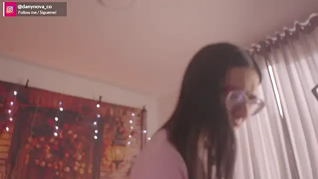 Snapshot of DanyNova_Co chatting on November 23, 2025, 9:14 pm DanyNova Co online show from November 23, 2025, 9:14 pm